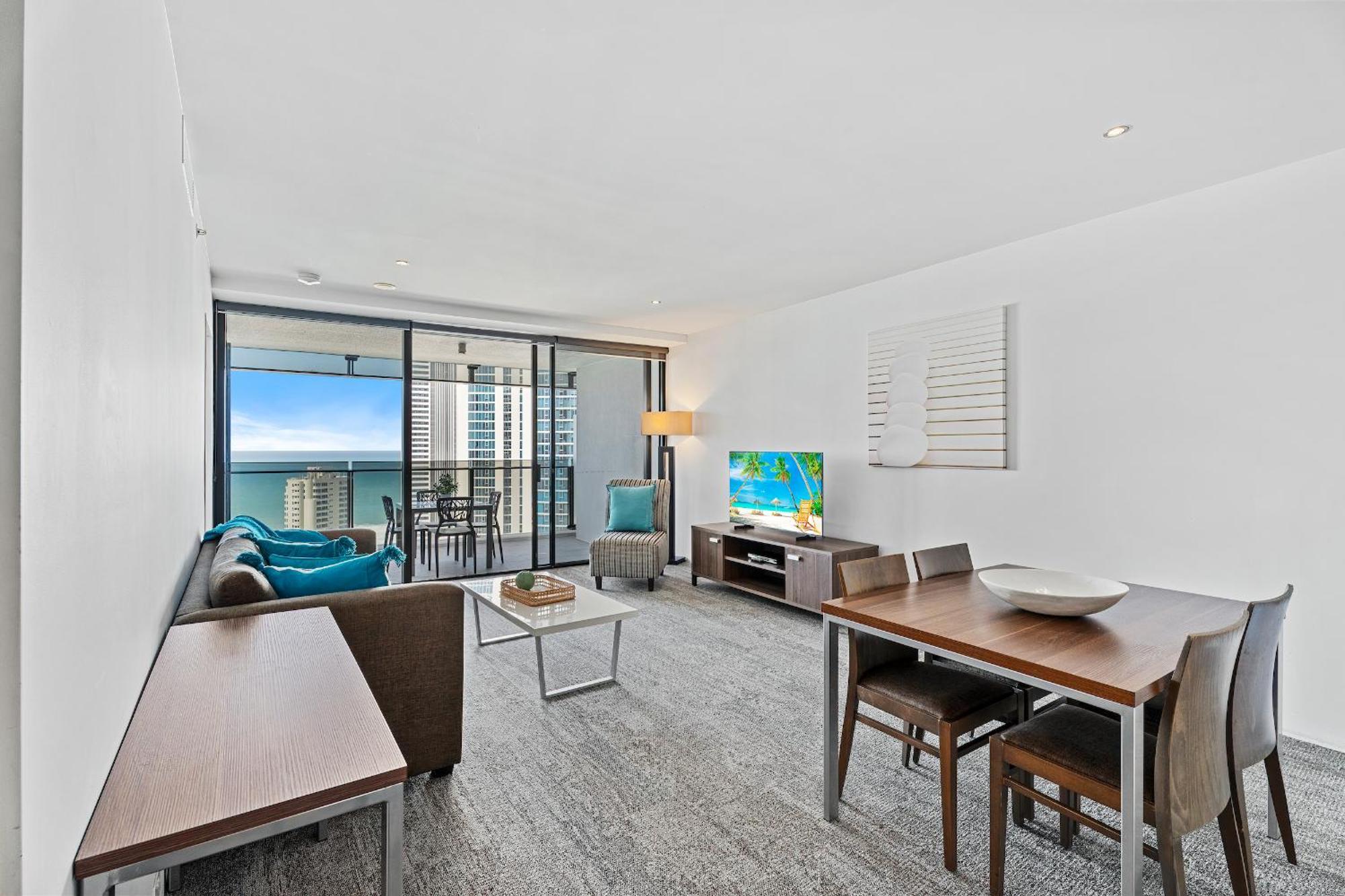 Circle On Cavill - Hosted By Coastal Letting Apartment Gold Coast Exterior photo