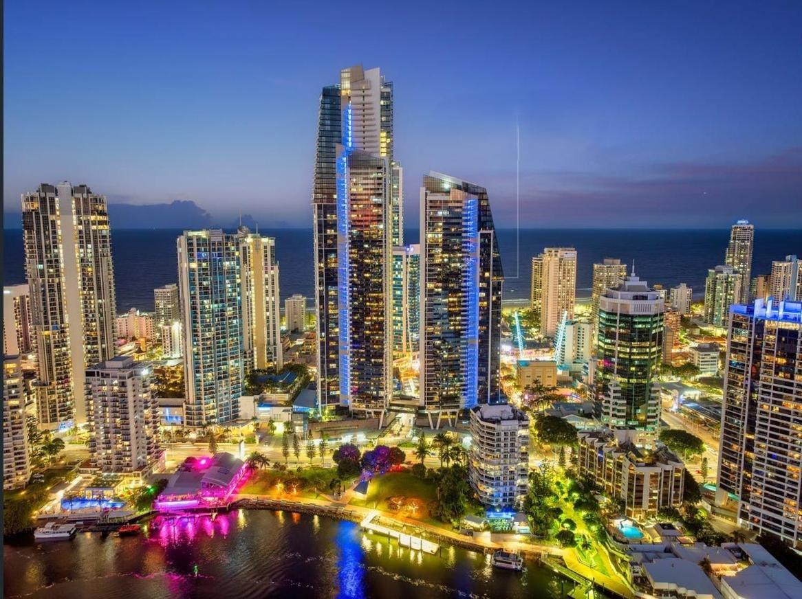 Circle On Cavill - Hosted By Coastal Letting Apartment Gold Coast Exterior photo